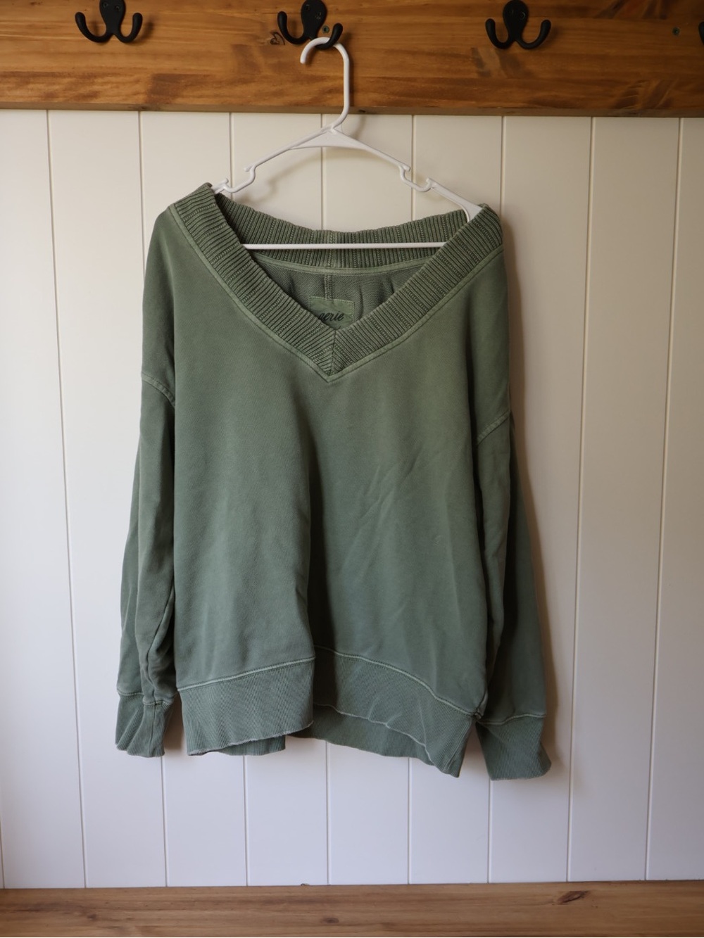 aerie Olive Green V-Neck Women's Sweater Cotton Oversized Slouchy Sz S